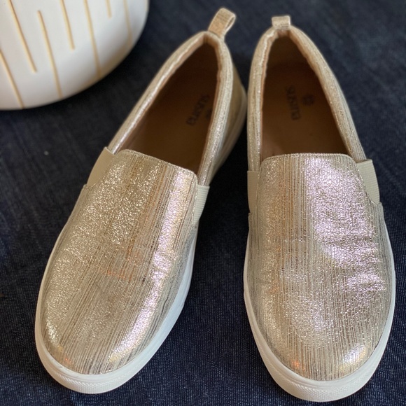 Susina Gold Metallic Slip On Sneakers - Picture 4 of 6